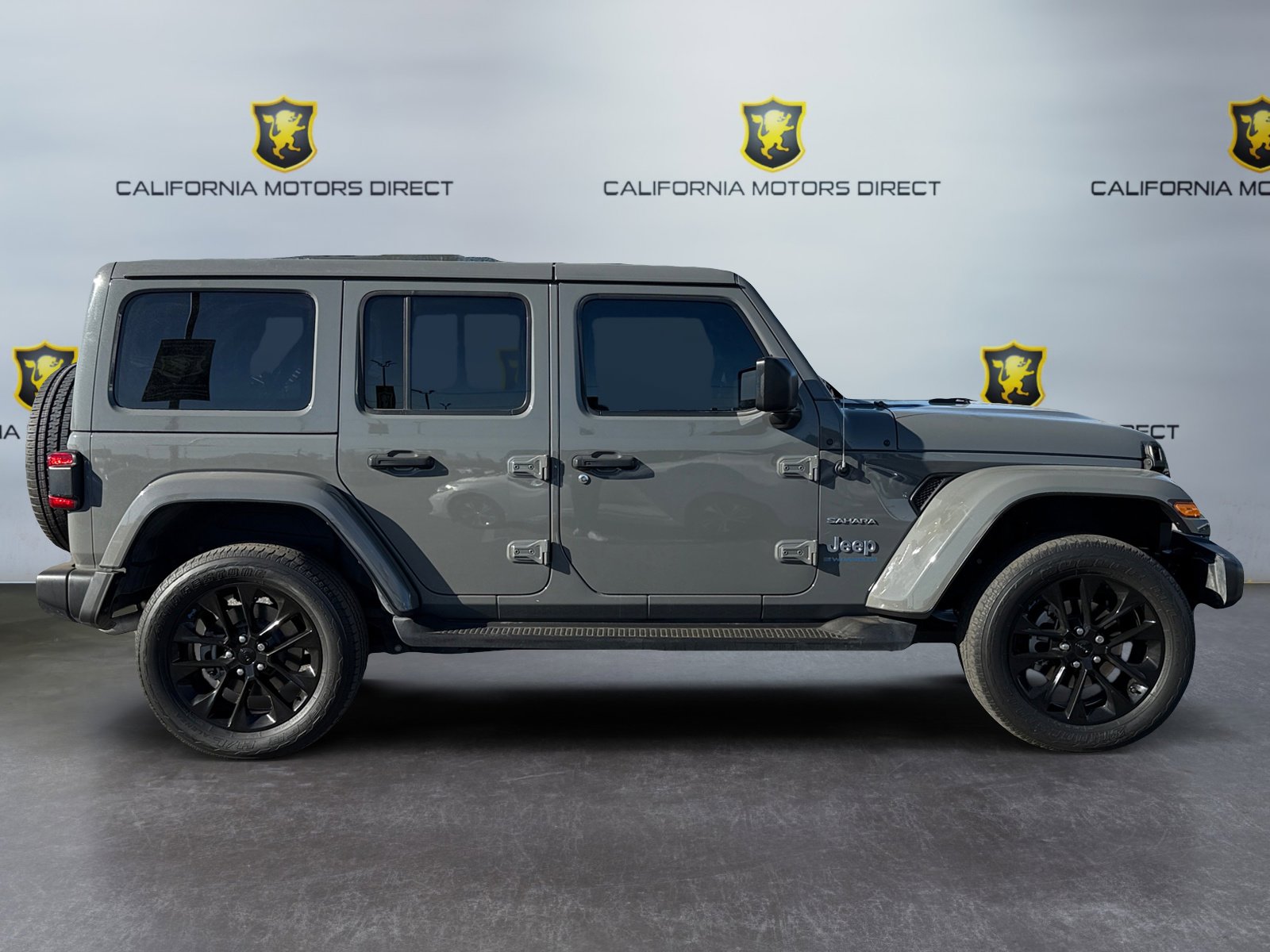 Used 2023 Jeep Wrangler Sahara w/ Cold Weather Group image 6