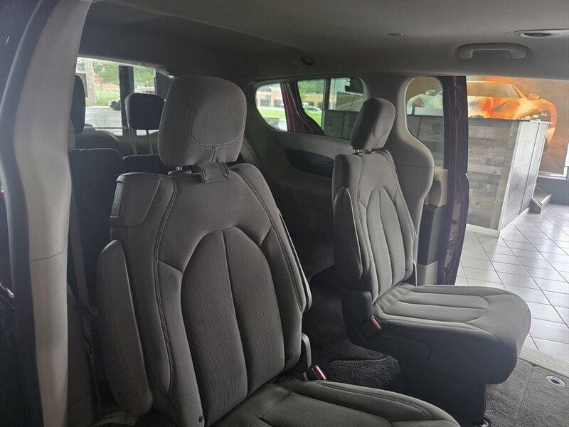 Used 2021 Chrysler Voyager LX FWD image 16