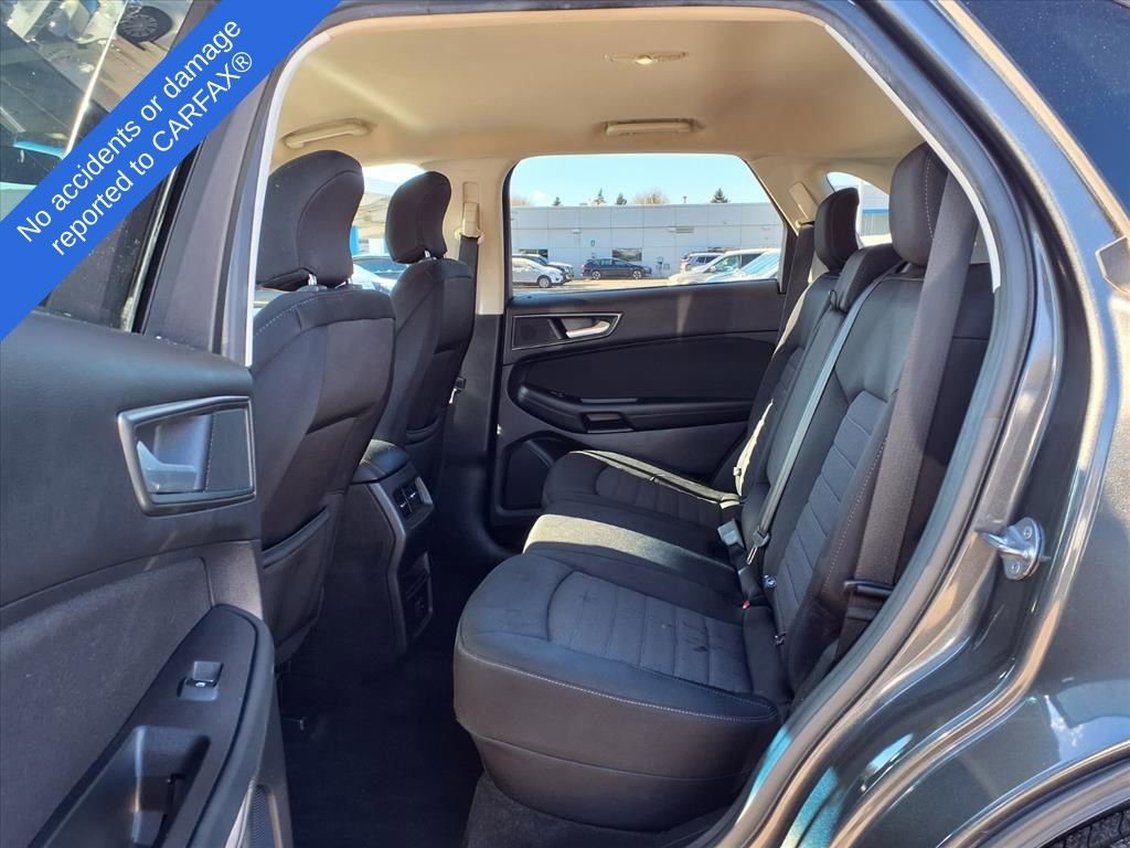 Used 2019 Ford Edge SE image 12