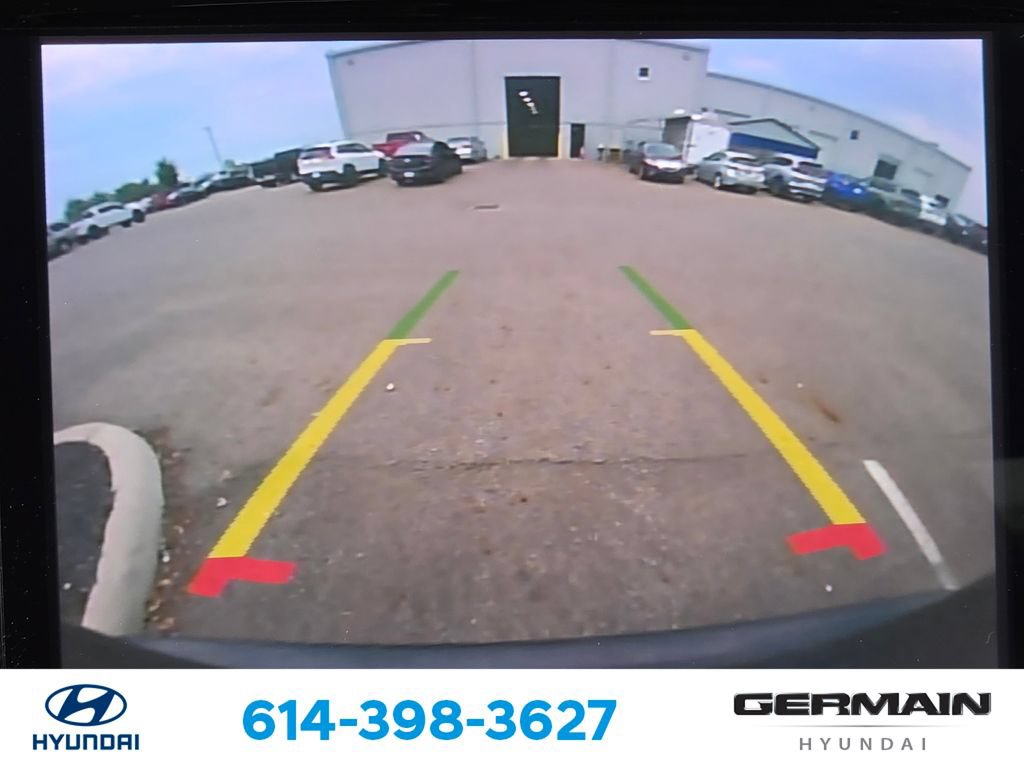 Used 2023 Chrysler Pacifica Touring-L FWD image 33