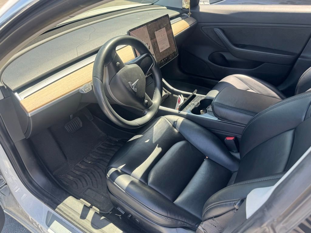 Used 2019 Tesla Model 3 Standard Range Plus RWD image 3