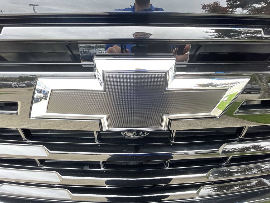 Certified 2026 Chevrolet Silverado 2500 LTZ w/ LTZ Plus Package AWD/4WD image 32