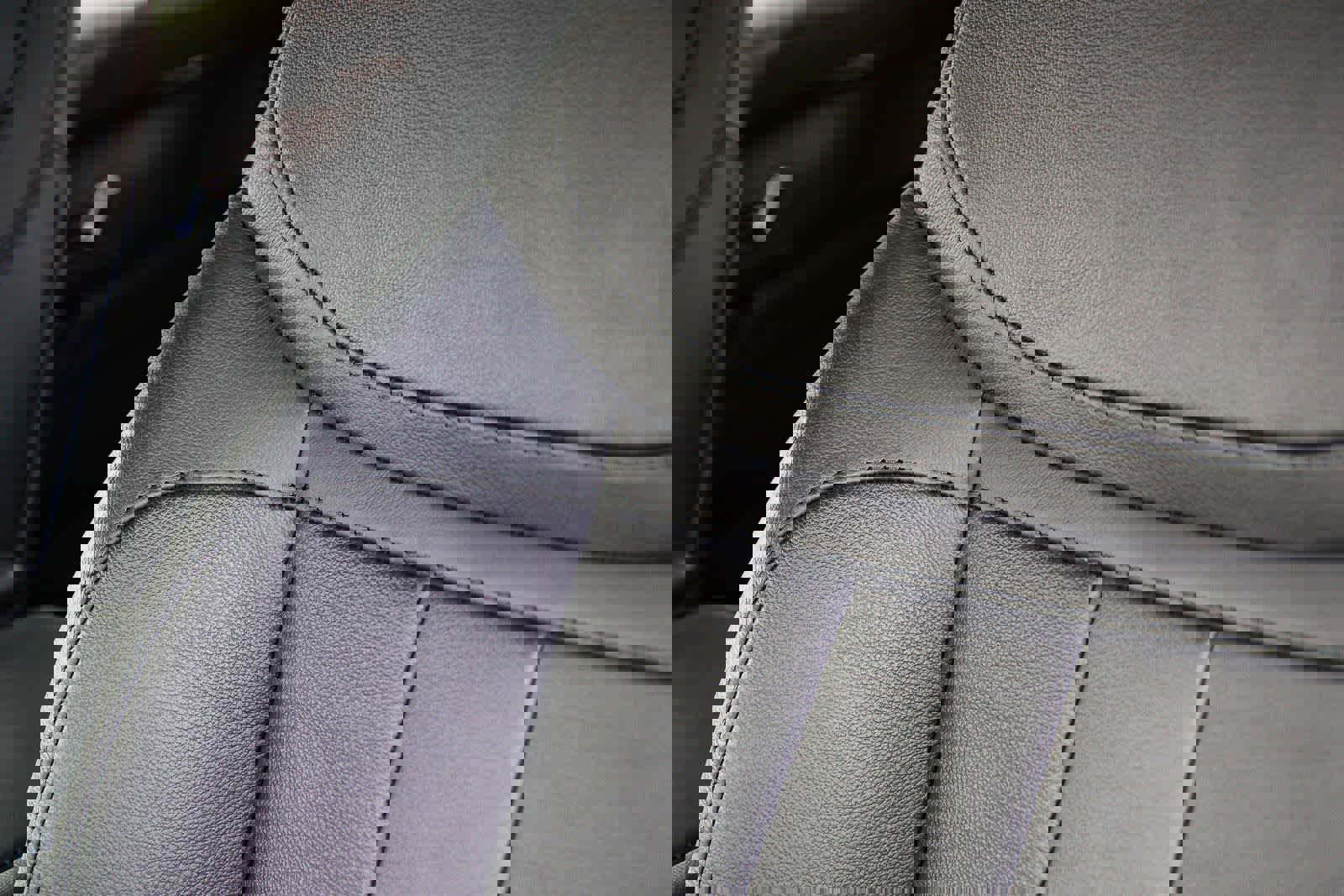 Used 2025 Land Rover Range Rover Sport image 28