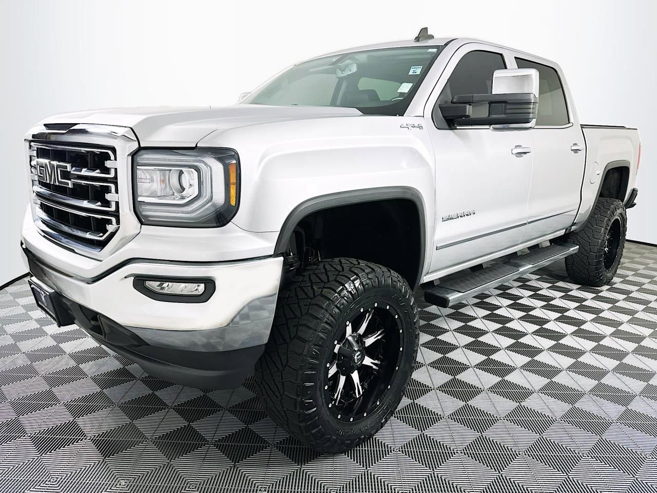 Used 2018 GMC Sierra 1500 SLT w/ SLT Premium Package AWD/4WD image 6