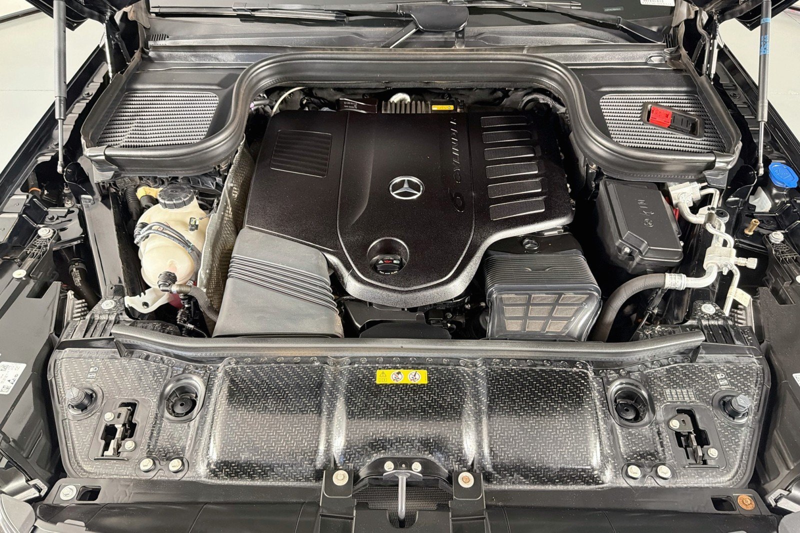 Certified 2024 Mercedes-Benz GLS 450 4MATIC image 12