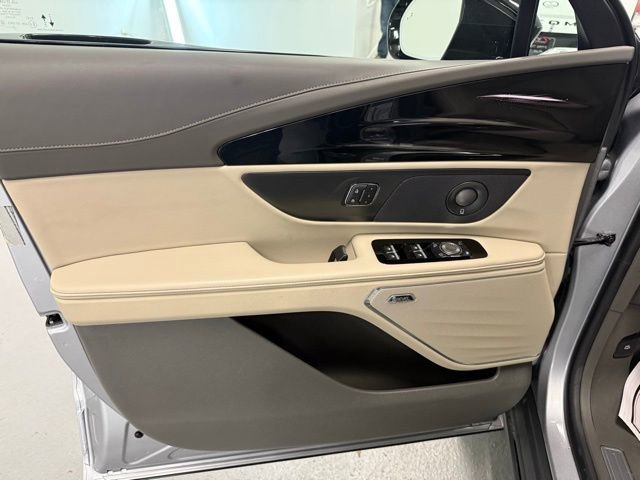 Used 2025 Lincoln Nautilus Premier w/ Equipment Group 102A image 14