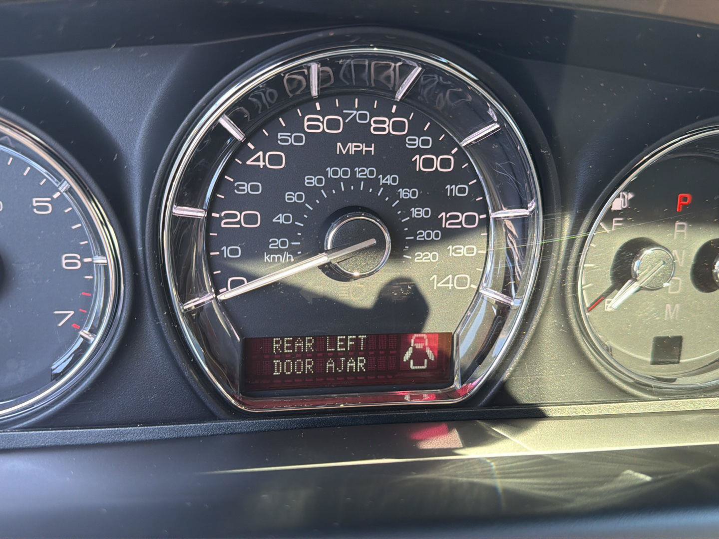 Used 2010 Lincoln MKS FWD image 25