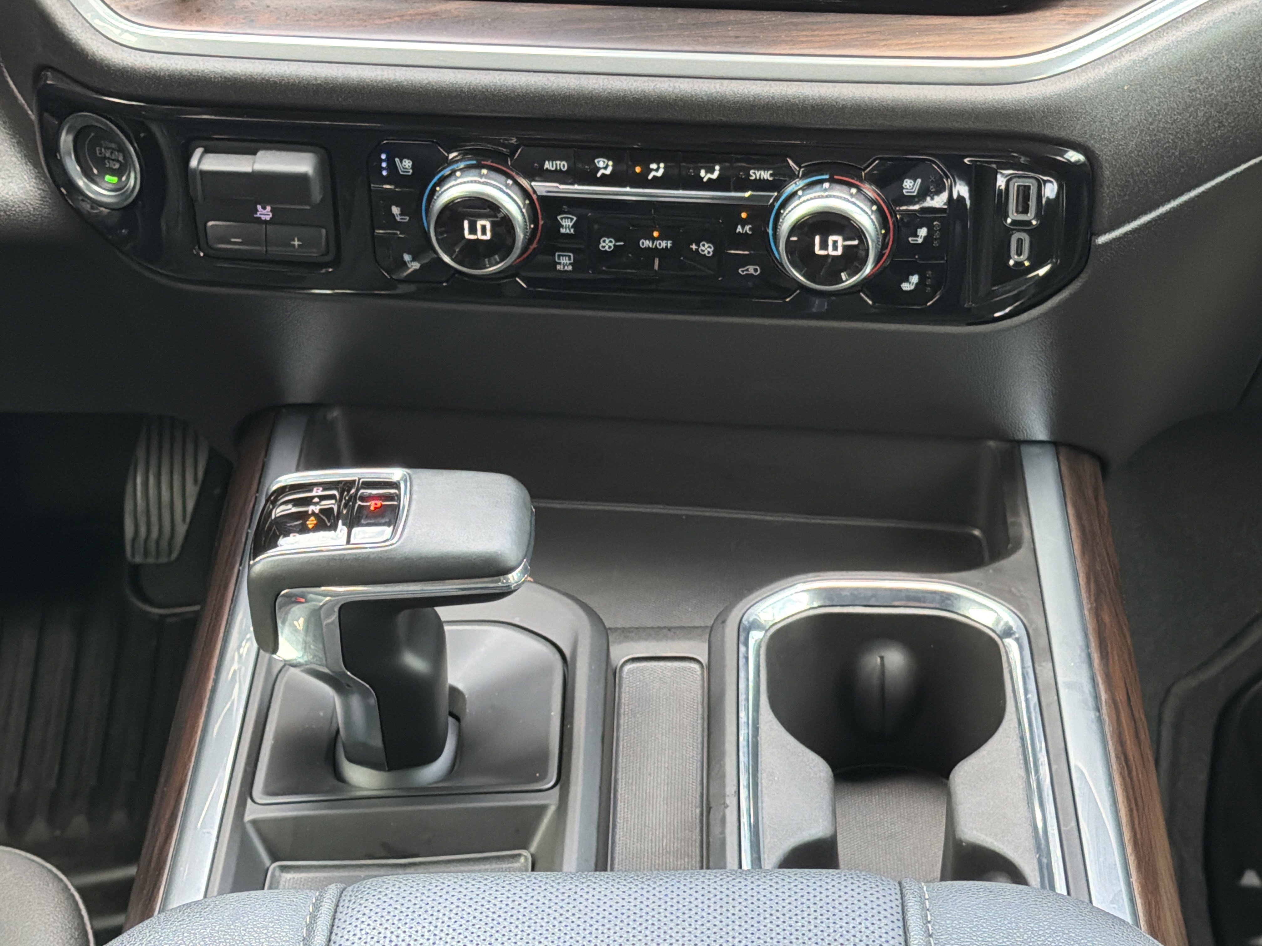 Used 2025 GMC Sierra 1500 SLT w/ SLT Premium Package AWD/4WD image 5