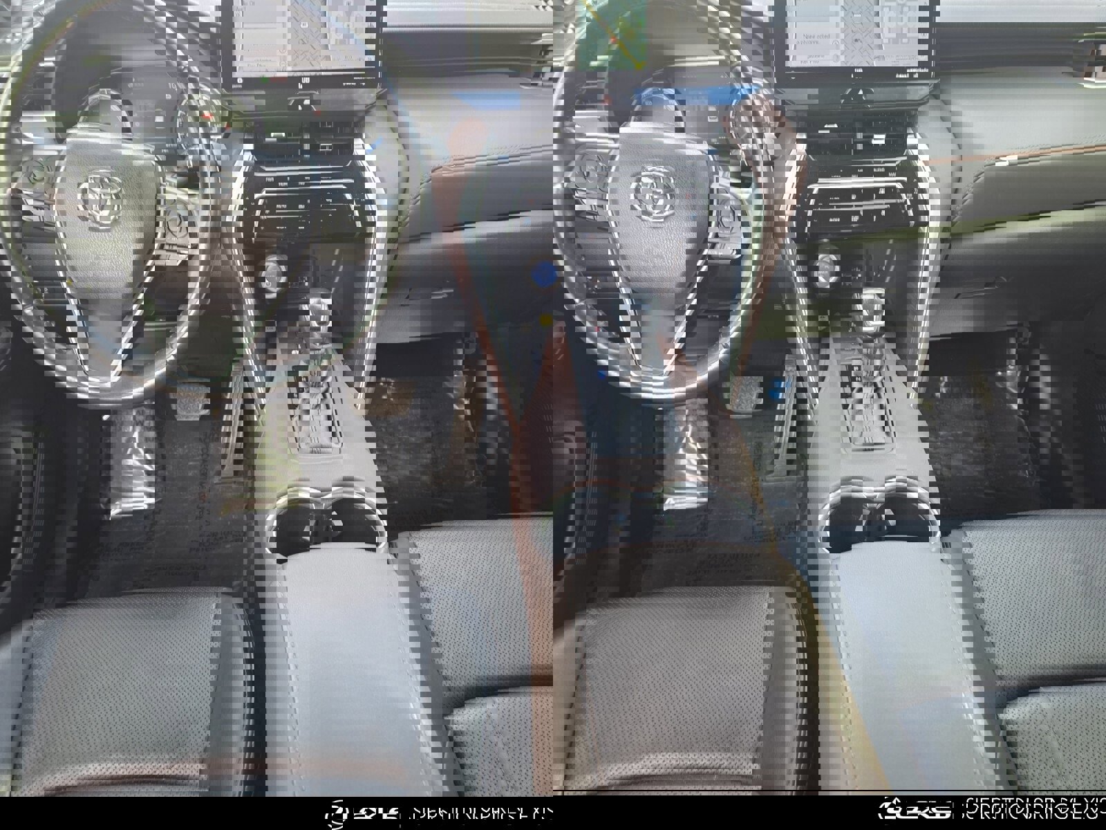 Used 2021 Toyota Venza XLE image 27