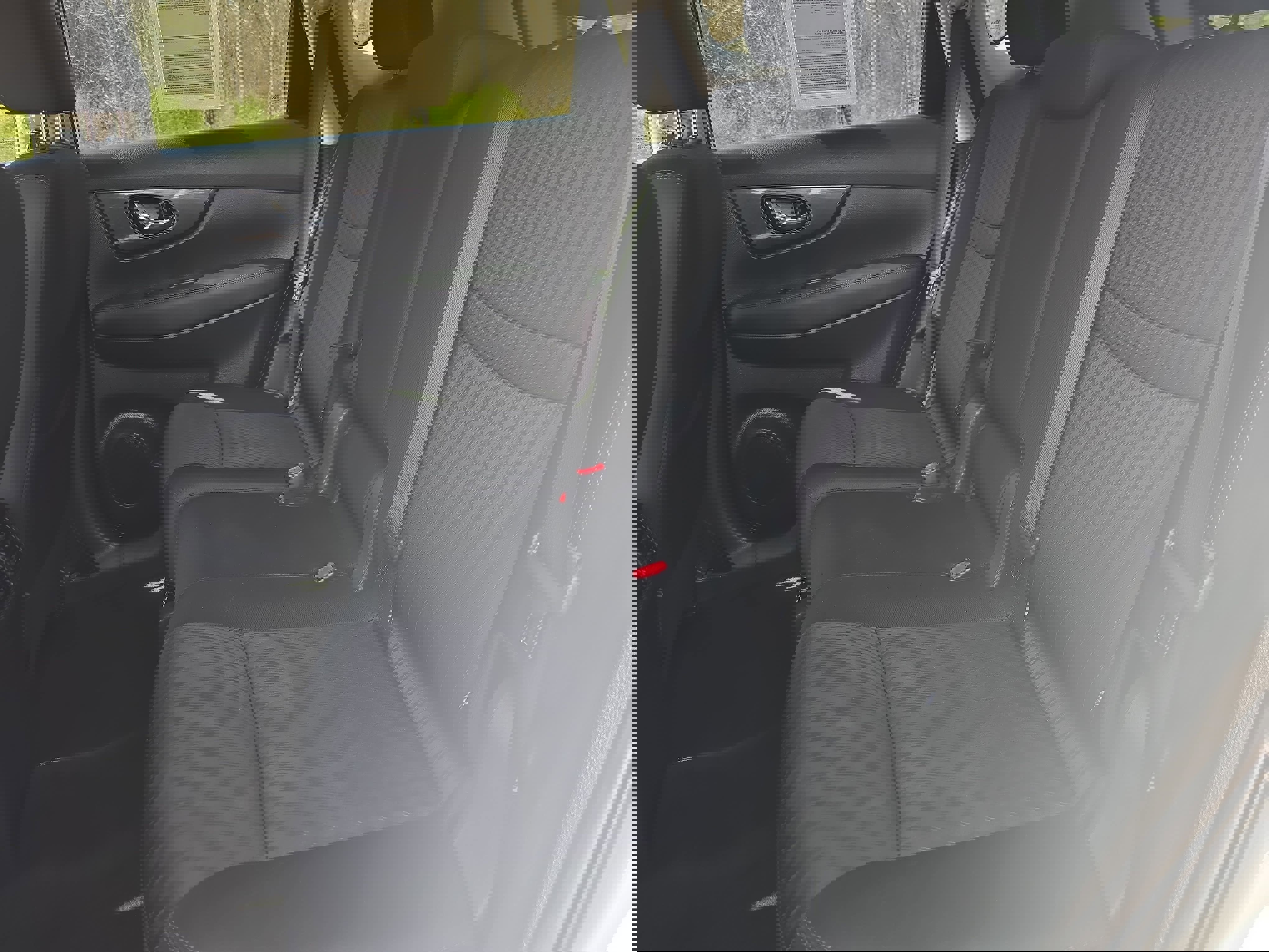 Used 2018 Nissan Rogue SV image 16