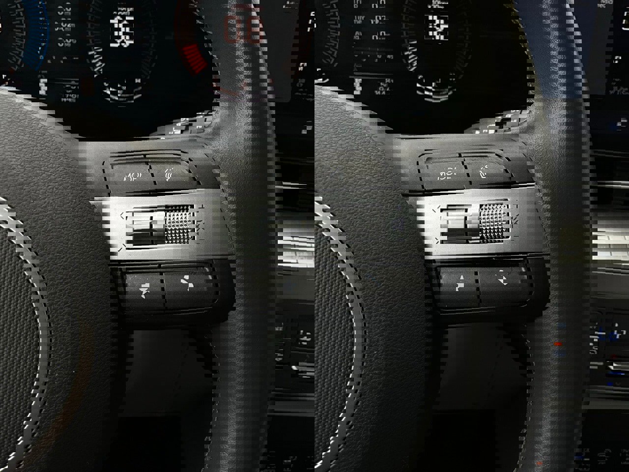 Used 2025 Hyundai Kona SEL image 36