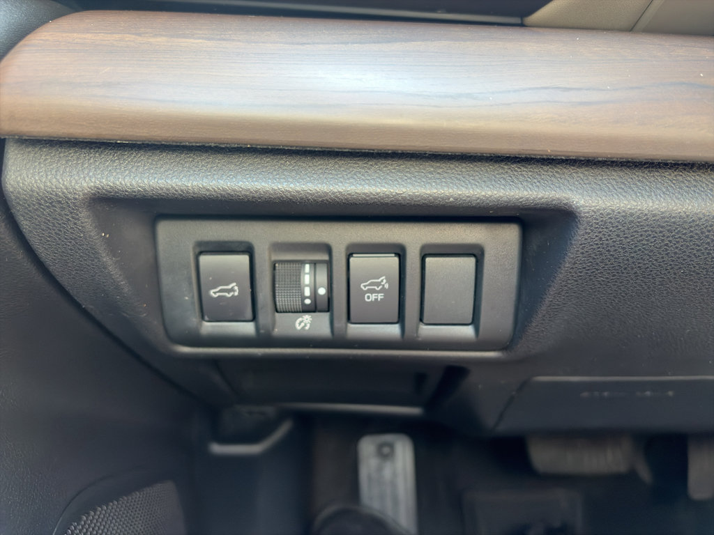 Used 2021 Subaru Outback Limited image 16