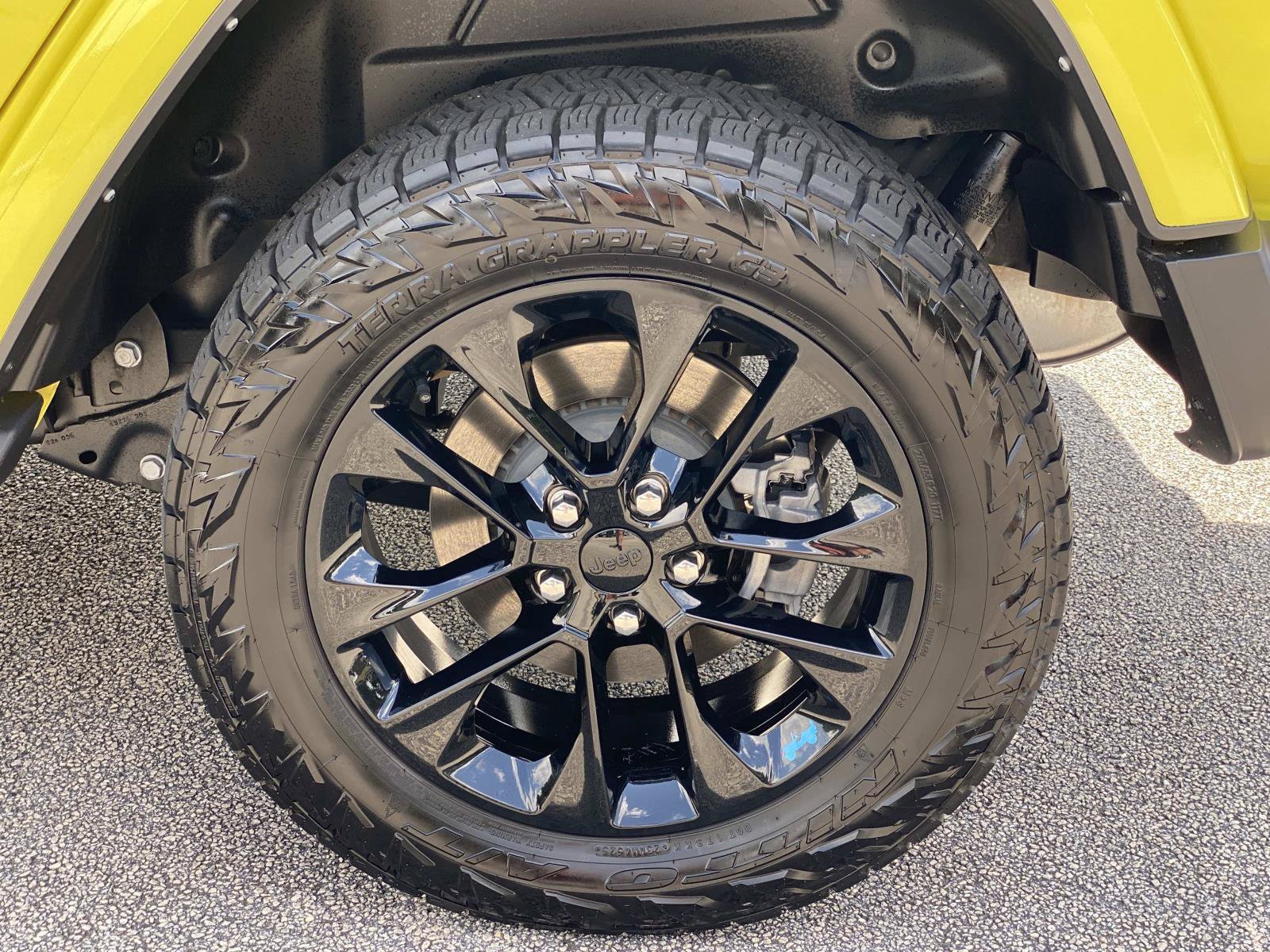 Used 2022 Jeep Wrangler Unlimited Sahara w/ Cold Weather Group AWD/4WD image 14