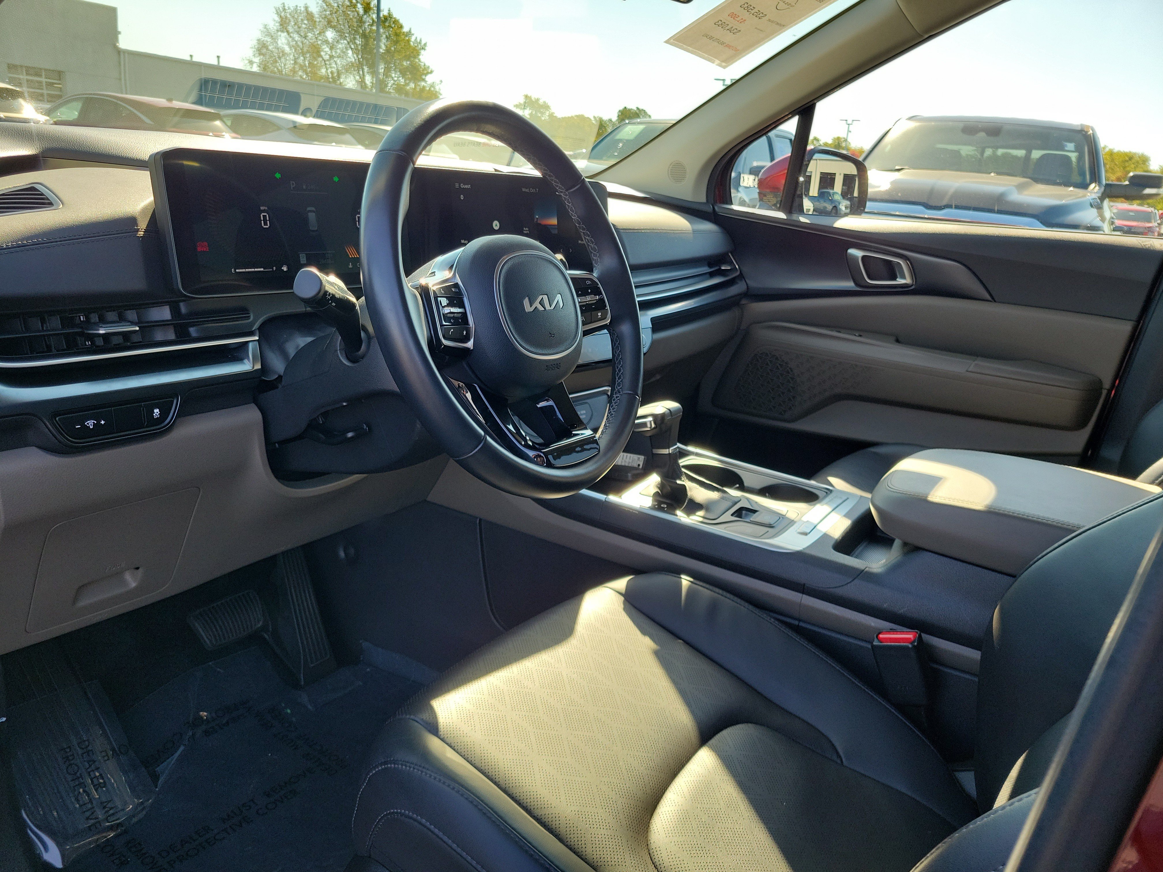 Used 2026 Kia Carnival FWD image 19