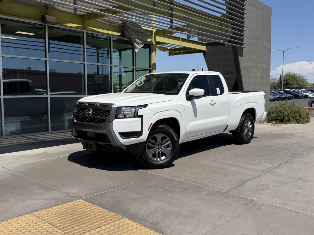 Used 2025 Nissan Frontier SV