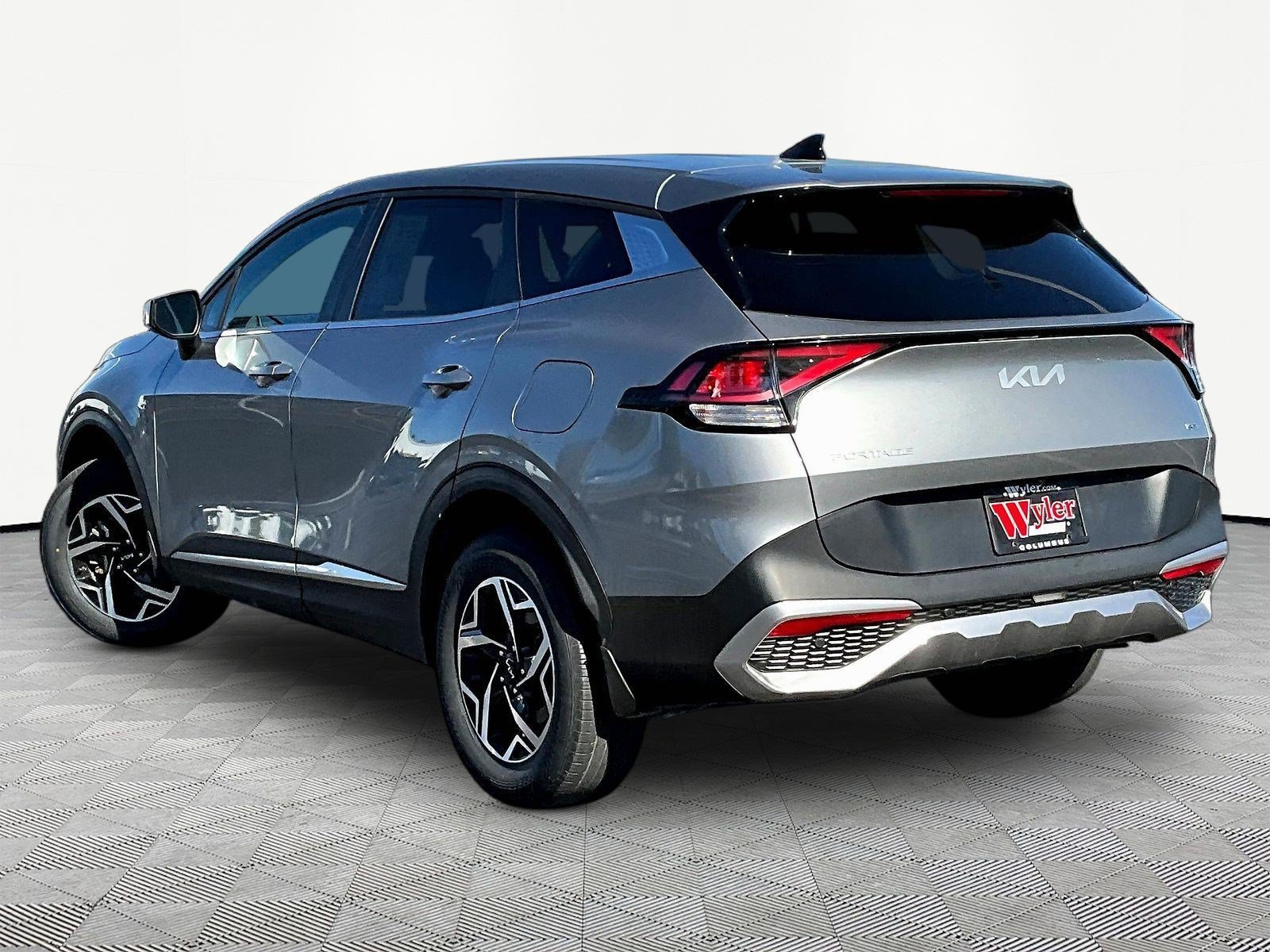Used 2023 Kia Sportage LX AWD/4WD image 4