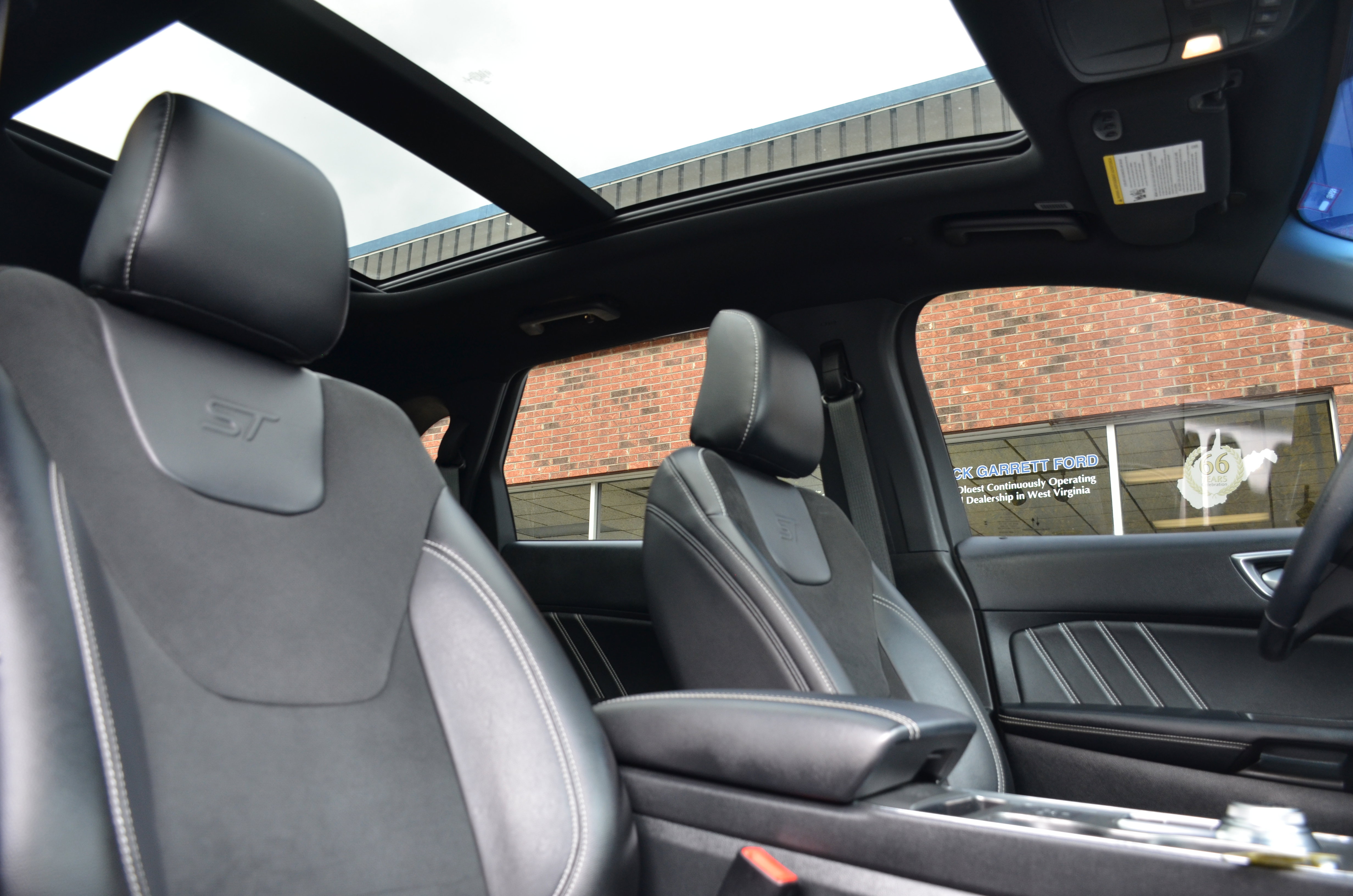 Used 2022 Ford Edge ST w/ Equipment Group 401A image 27