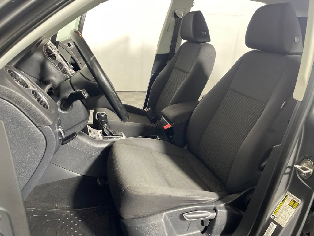 Used 2015 Volkswagen Tiguan S AWD/4WD image 10