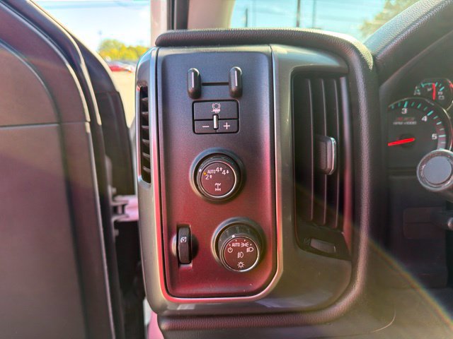 Used 2018 Chevrolet Silverado 1500 LT w/ All Star Edition AWD/4WD image 16