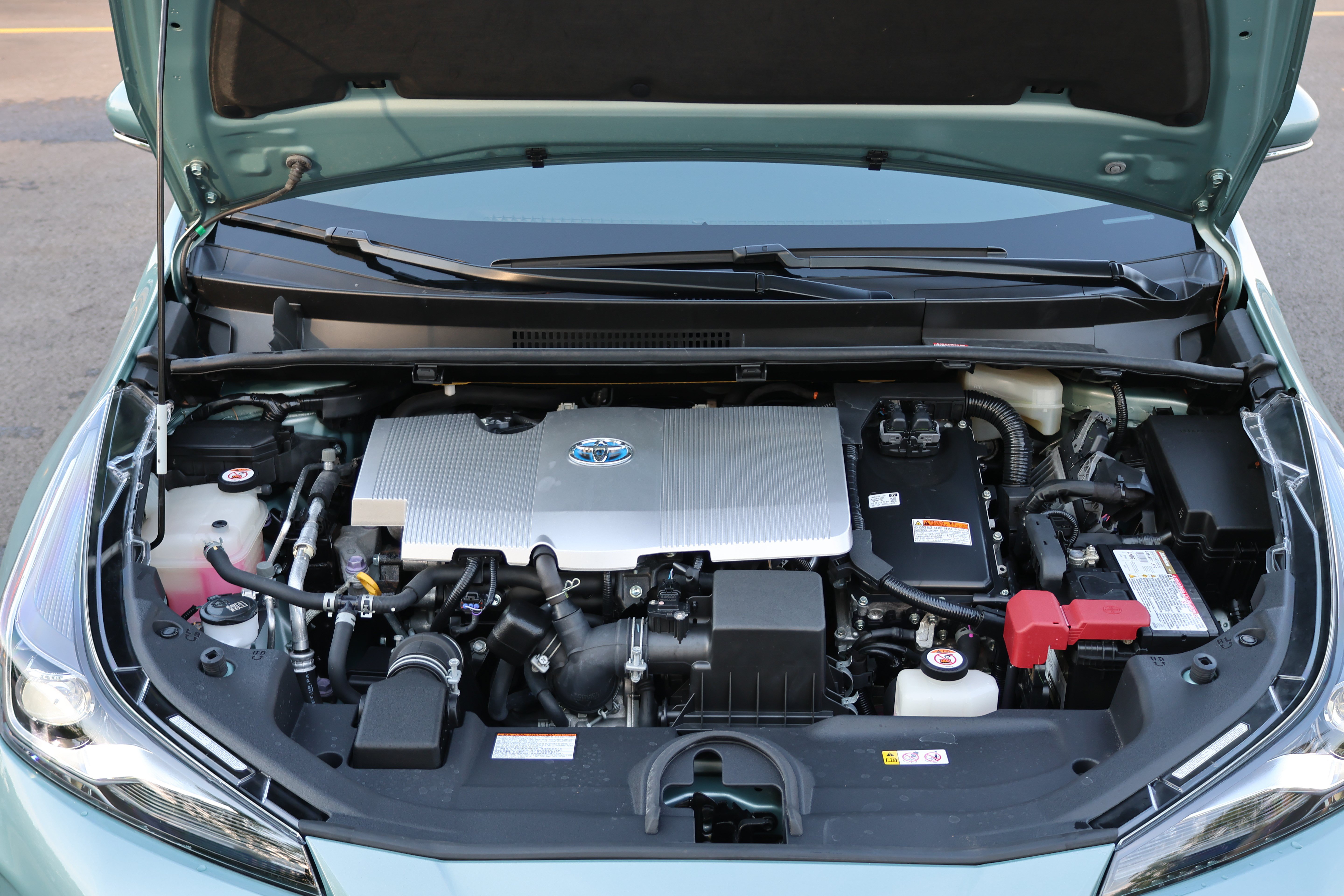 Certified 2020 Toyota Prius XLE AWD/4WD image 13