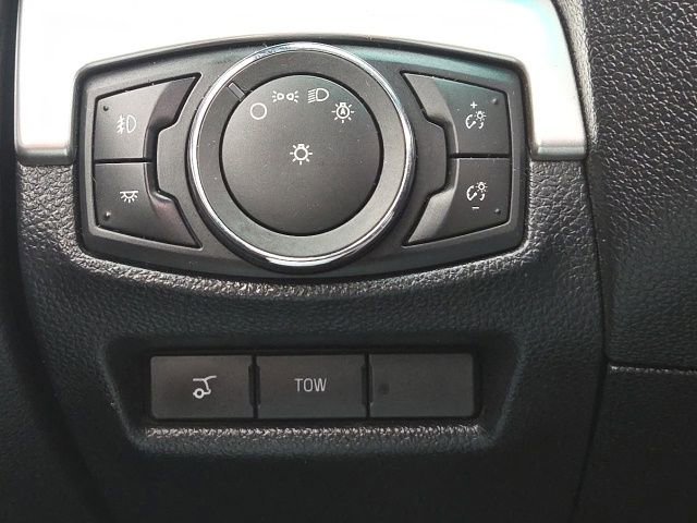 Used 2016 Ford Explorer XLT w/ Equipment Group 202A AWD/4WD image 28