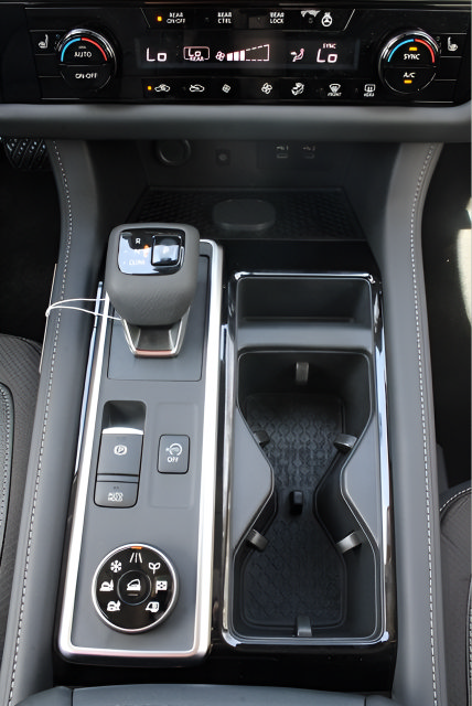 New 2026 Nissan Pathfinder SL AWD/4WD image 10