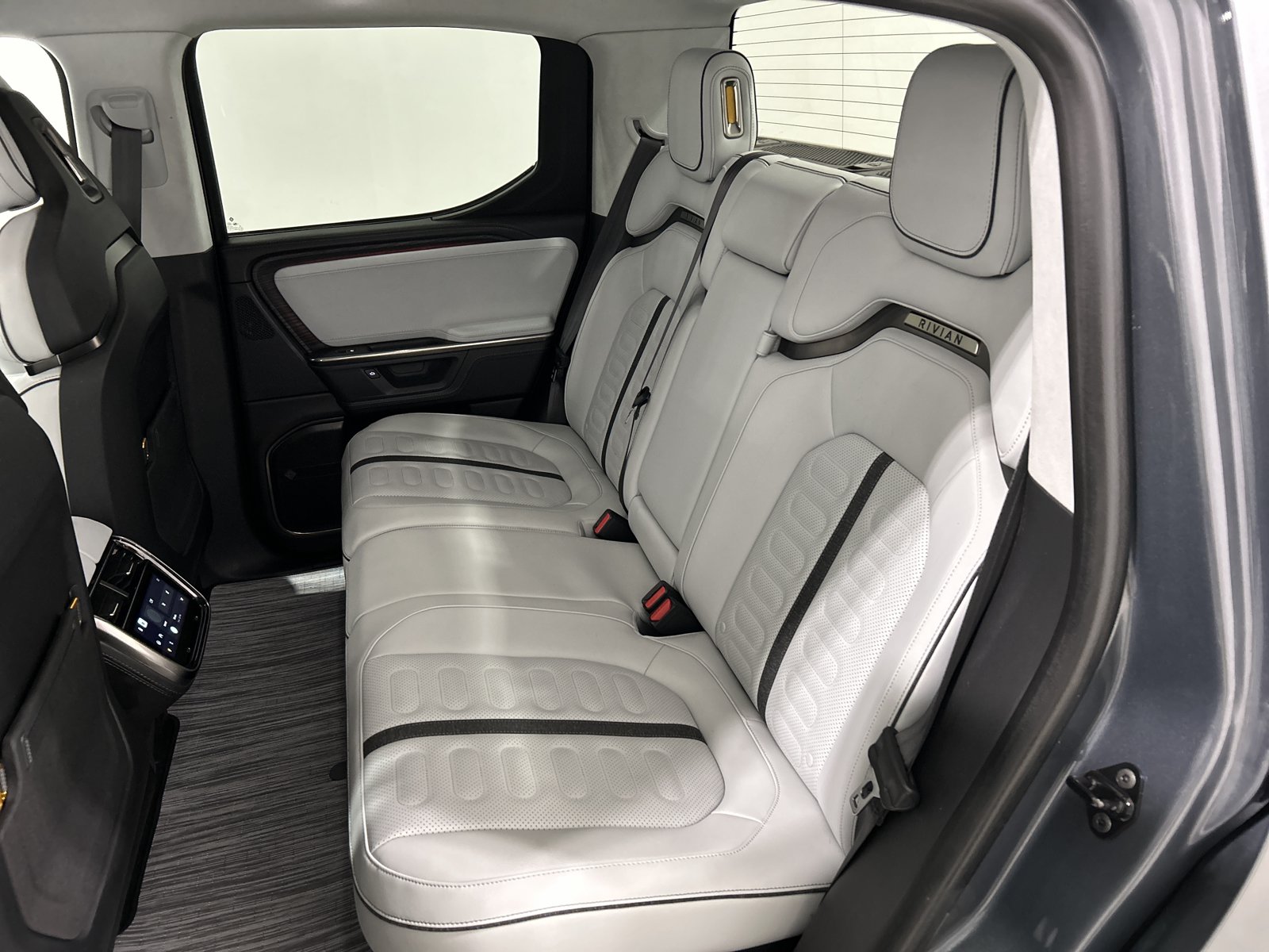 Used 2025 Rivian R1T Adventure AWD/4WD image 21
