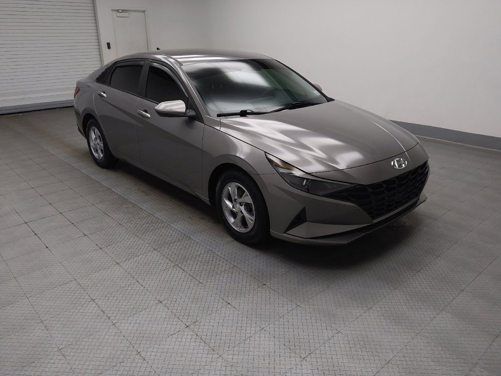 Used 2022 Hyundai Elantra SE w/ Preferred Accessory Package FWD image 11