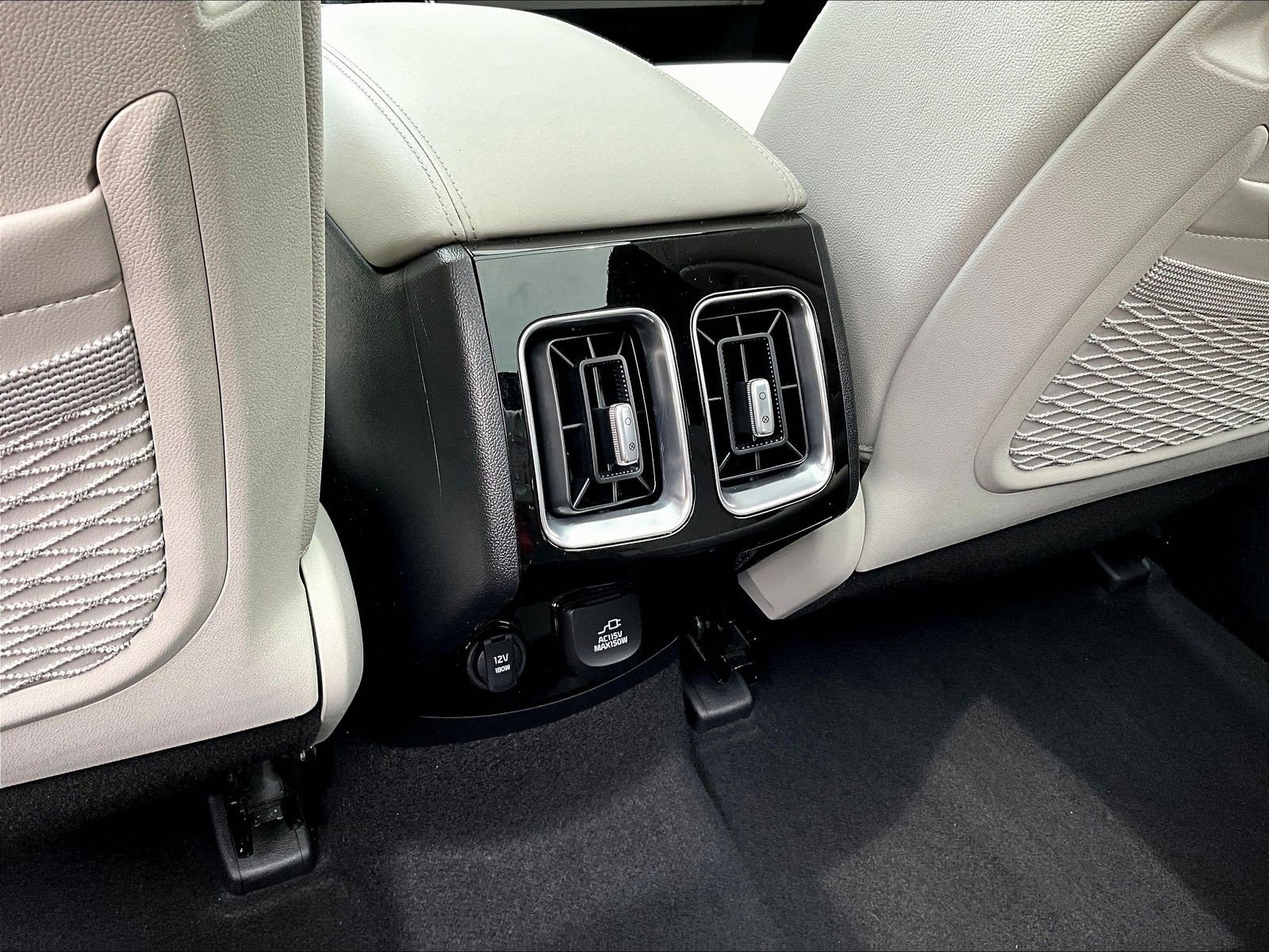 Certified 2025 Kia Sorento SX Prestige AWD/4WD image 10