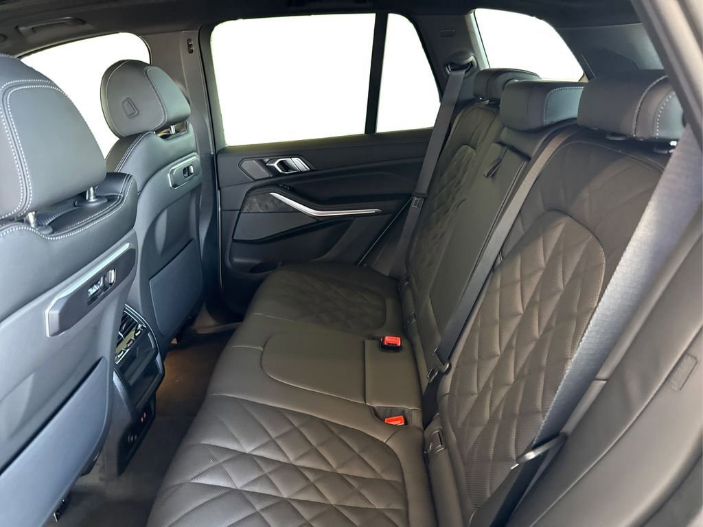 New 2026 BMW X5 xDrive50e w/ M Sport Package image 10
