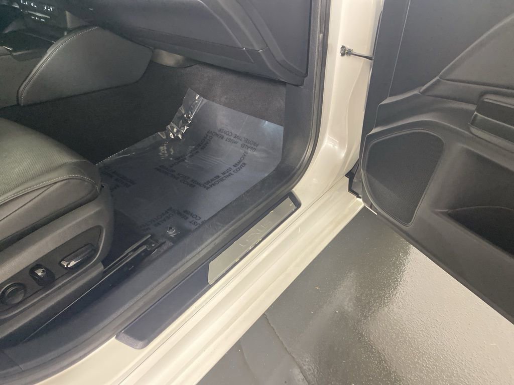 Used 2020 Lexus ES 300h w/ Premium Package image 32