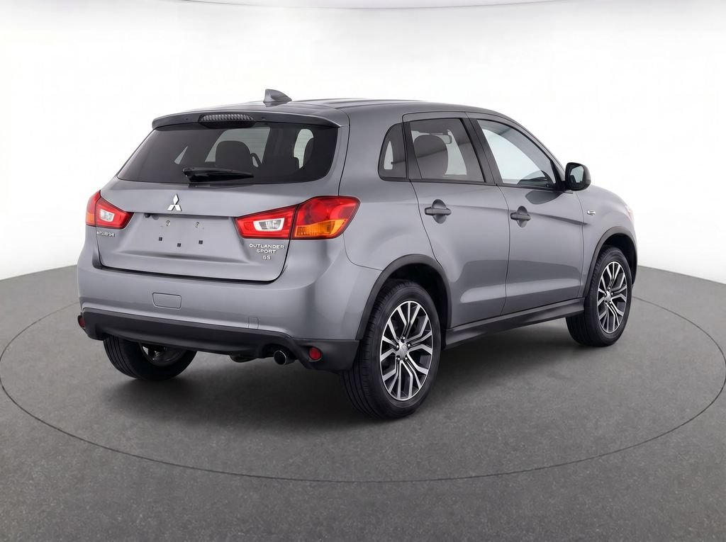 Used 2017 Mitsubishi Outlander Sport SE FWD image 4