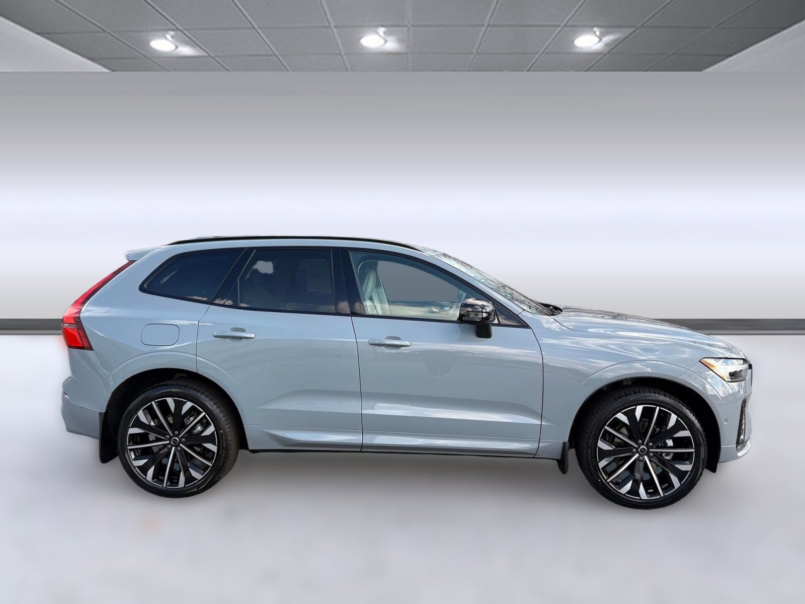 New 2026 Volvo XC60 B5 Ultra w/ Climate Package image 8