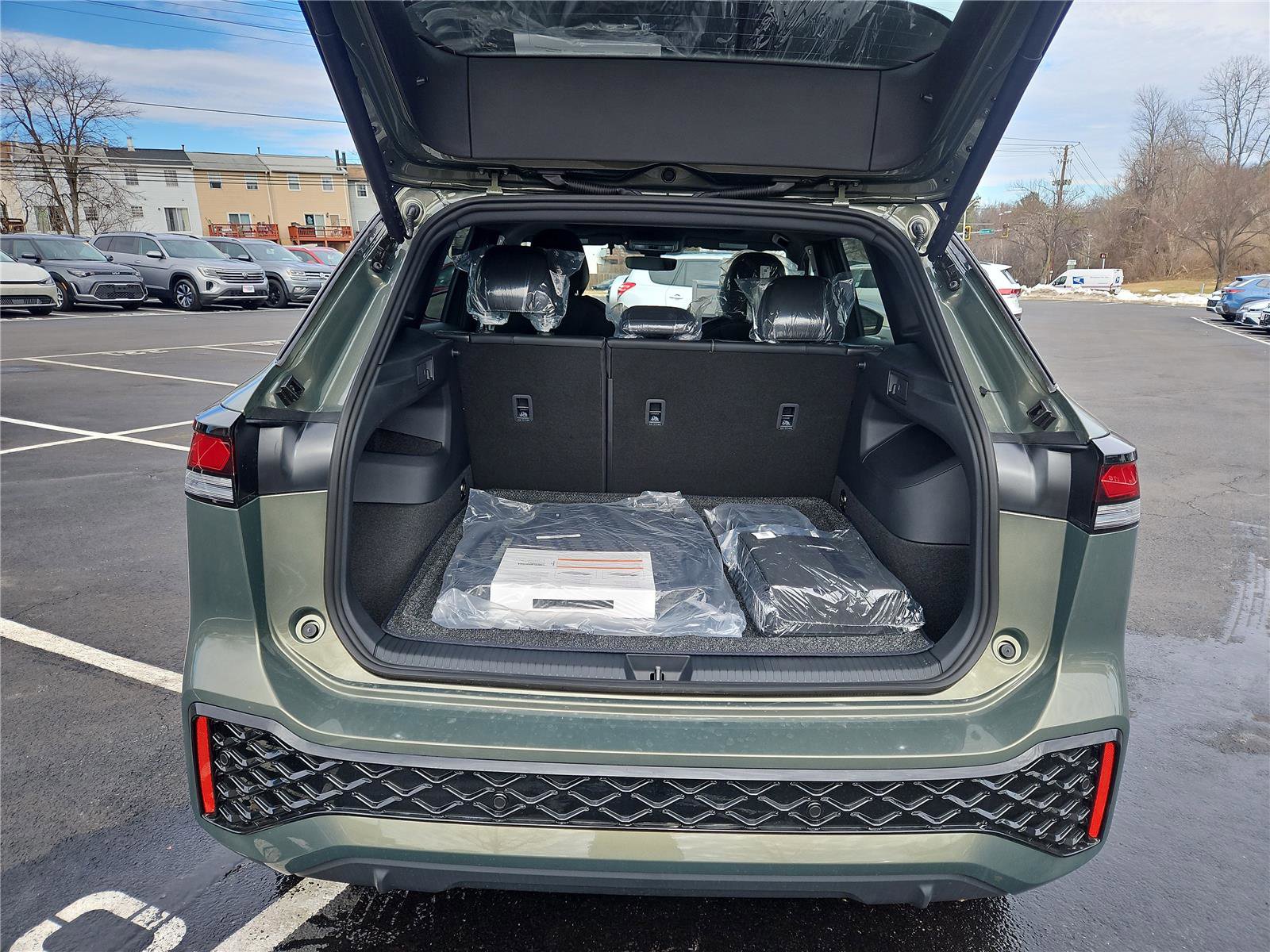 New 2026 Volkswagen Tiguan SE R-Line image 5