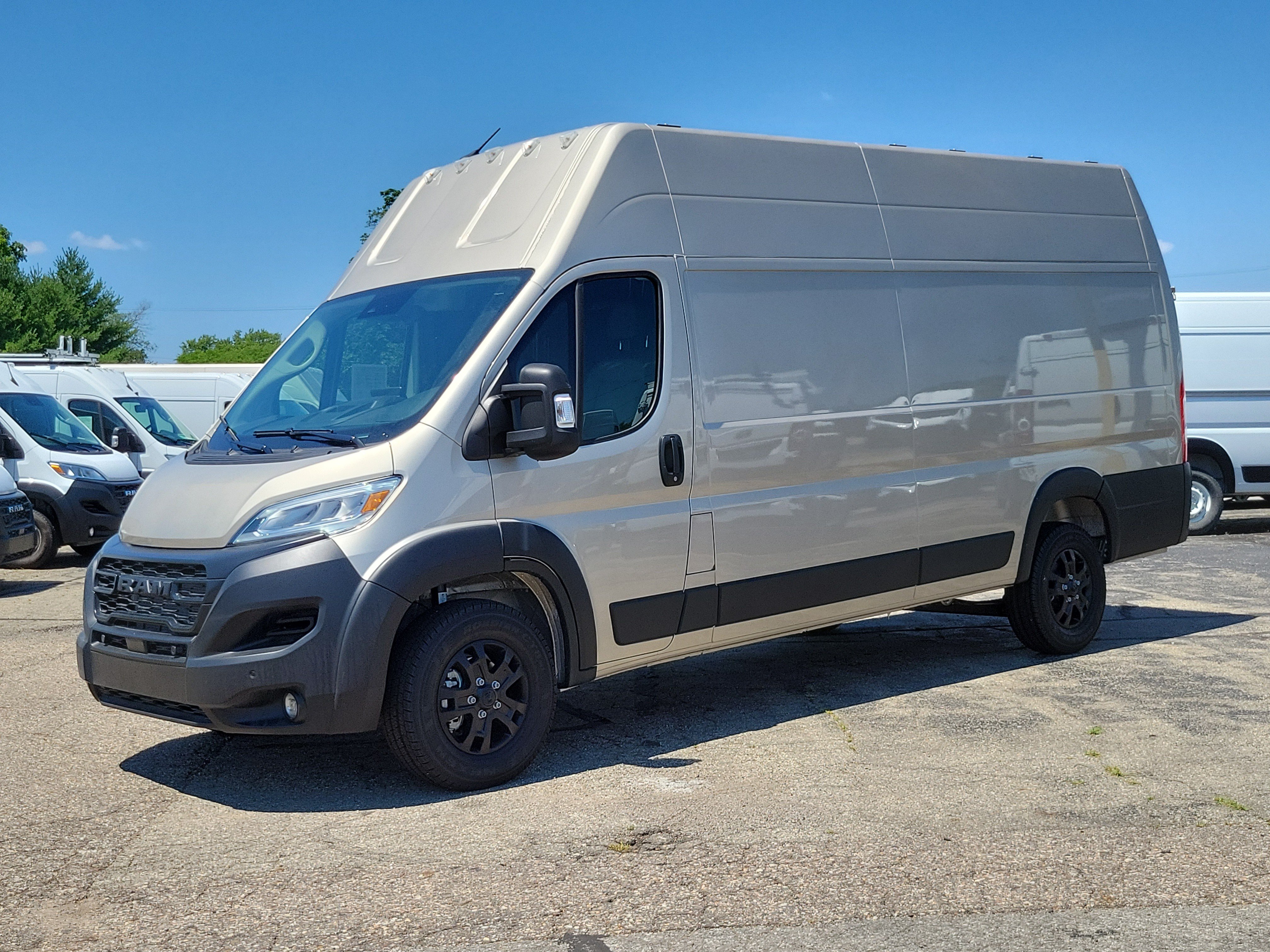 Used 2026 RAM ProMaster 3500 w/ Quick Order Package 22G SLT FWD image 2