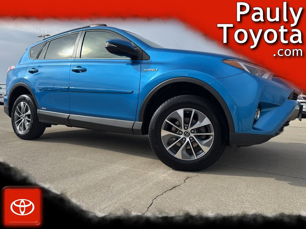 Used 2018 Toyota RAV4 XLE image 1