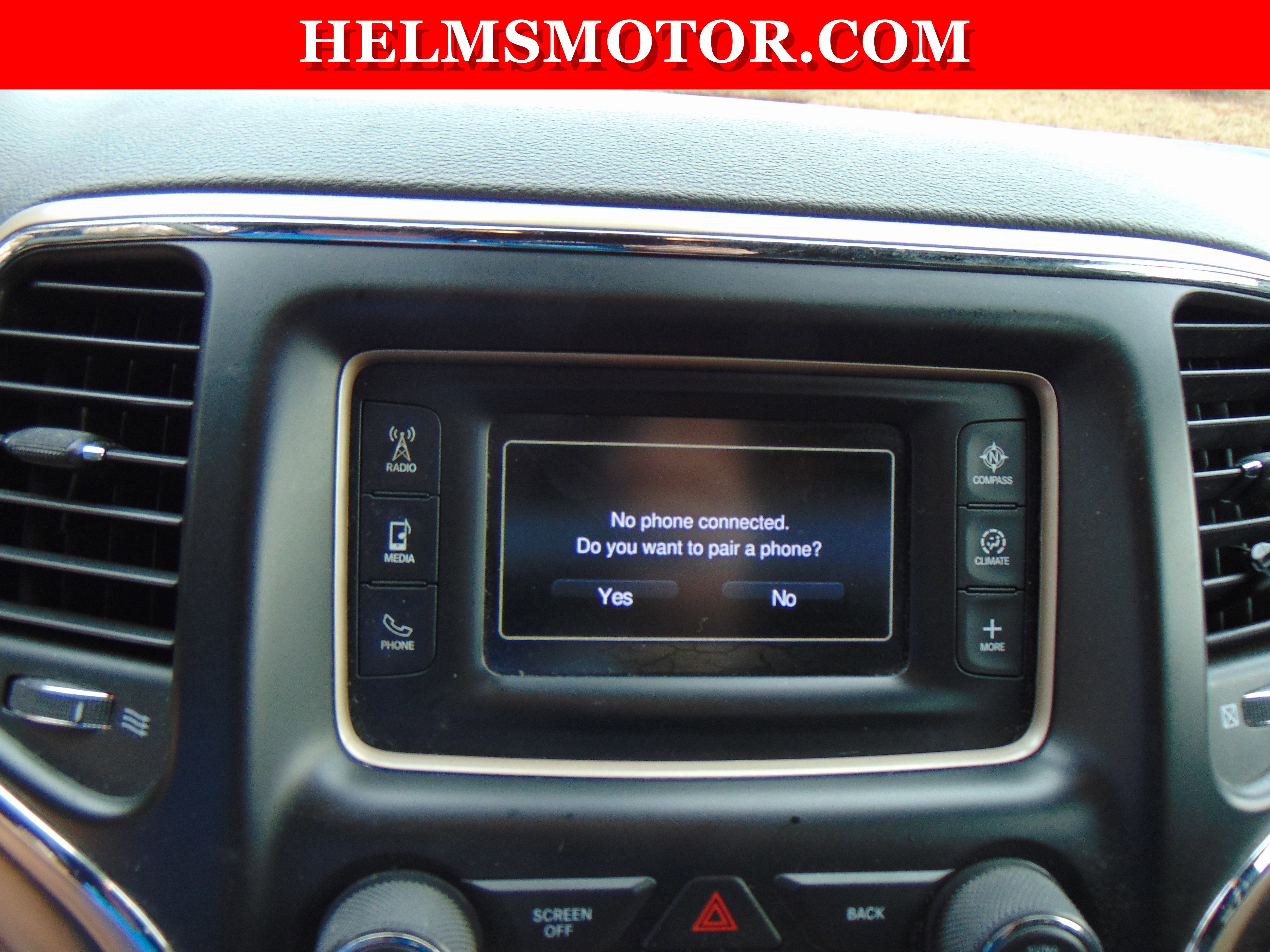 Certified 2017 Jeep Grand Cherokee Laredo w/ Quick Order Package 2BE image 29