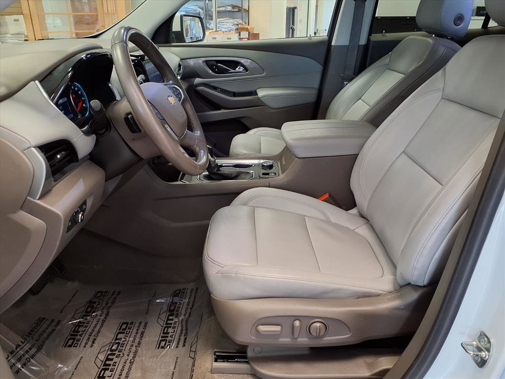 Used 2021 Chevrolet Traverse LT w/ LT Premium Package image 21