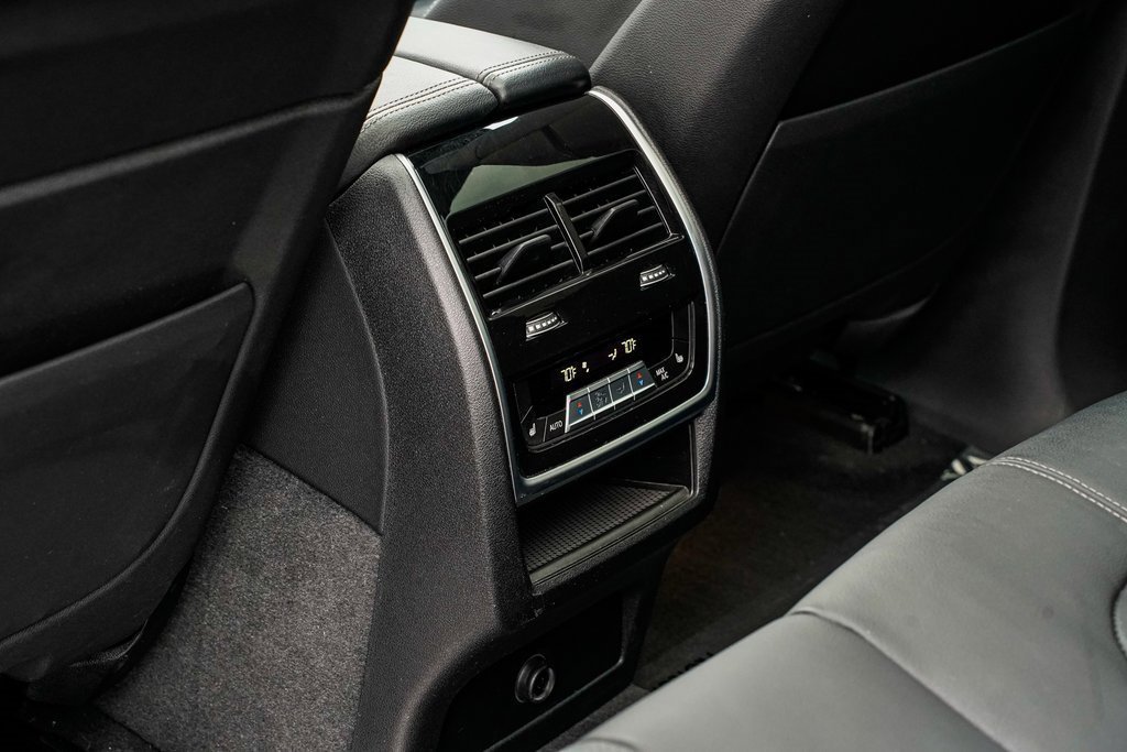 Used 2022 BMW X5 xDrive40i w/ M Sport Package image 18