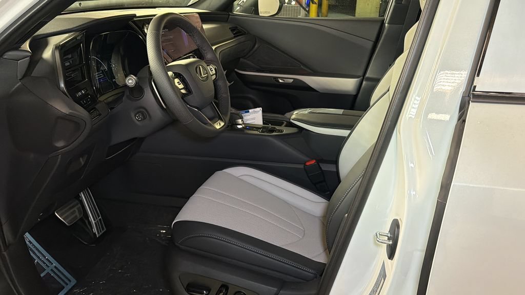 New 2026 Lexus TX 500h AWD image 16