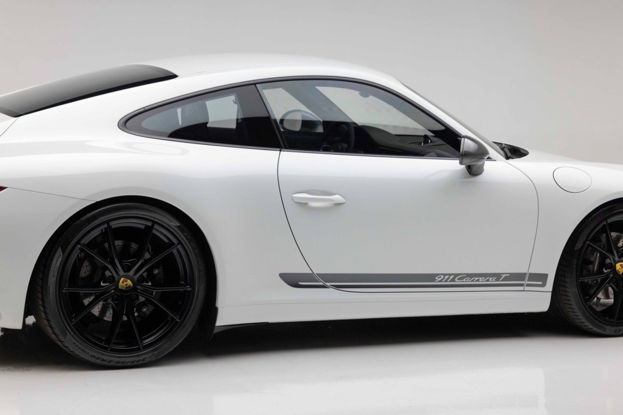 Used 2018 Porsche 911 Carrera T RWD image 39