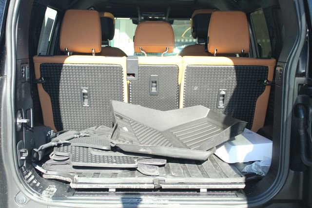 Used 2023 Land Rover Defender 110 S image 12