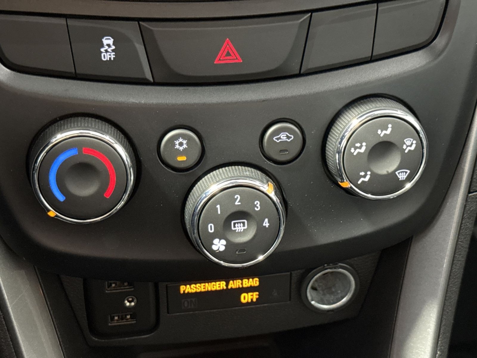 Used 2020 Chevrolet Trax LS AWD/4WD image 22