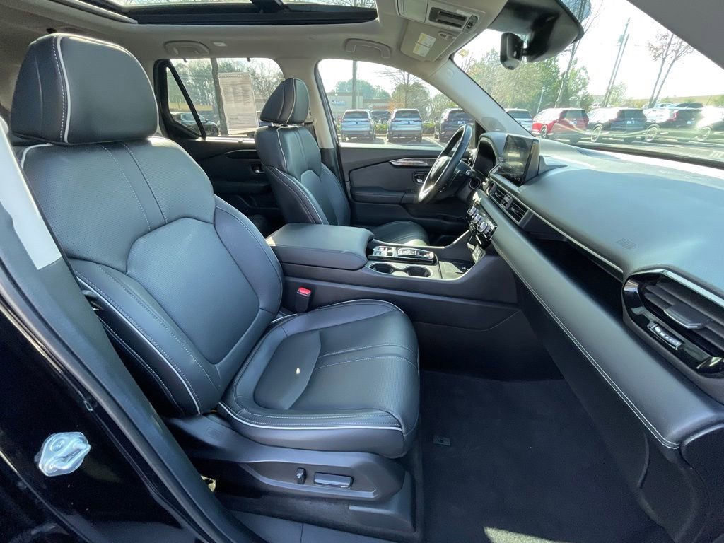 Certified 2025 Honda Pilot Elite image 36