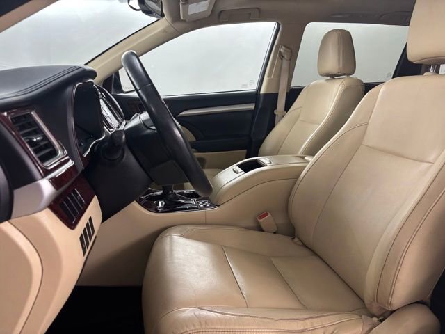 Used 2016 Toyota Highlander XLE AWD/4WD image 19