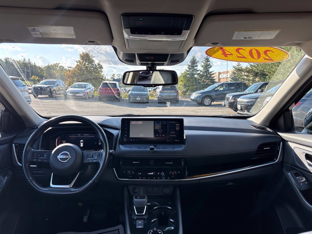 Used 2024 Nissan Rogue SL AWD/4WD image 15