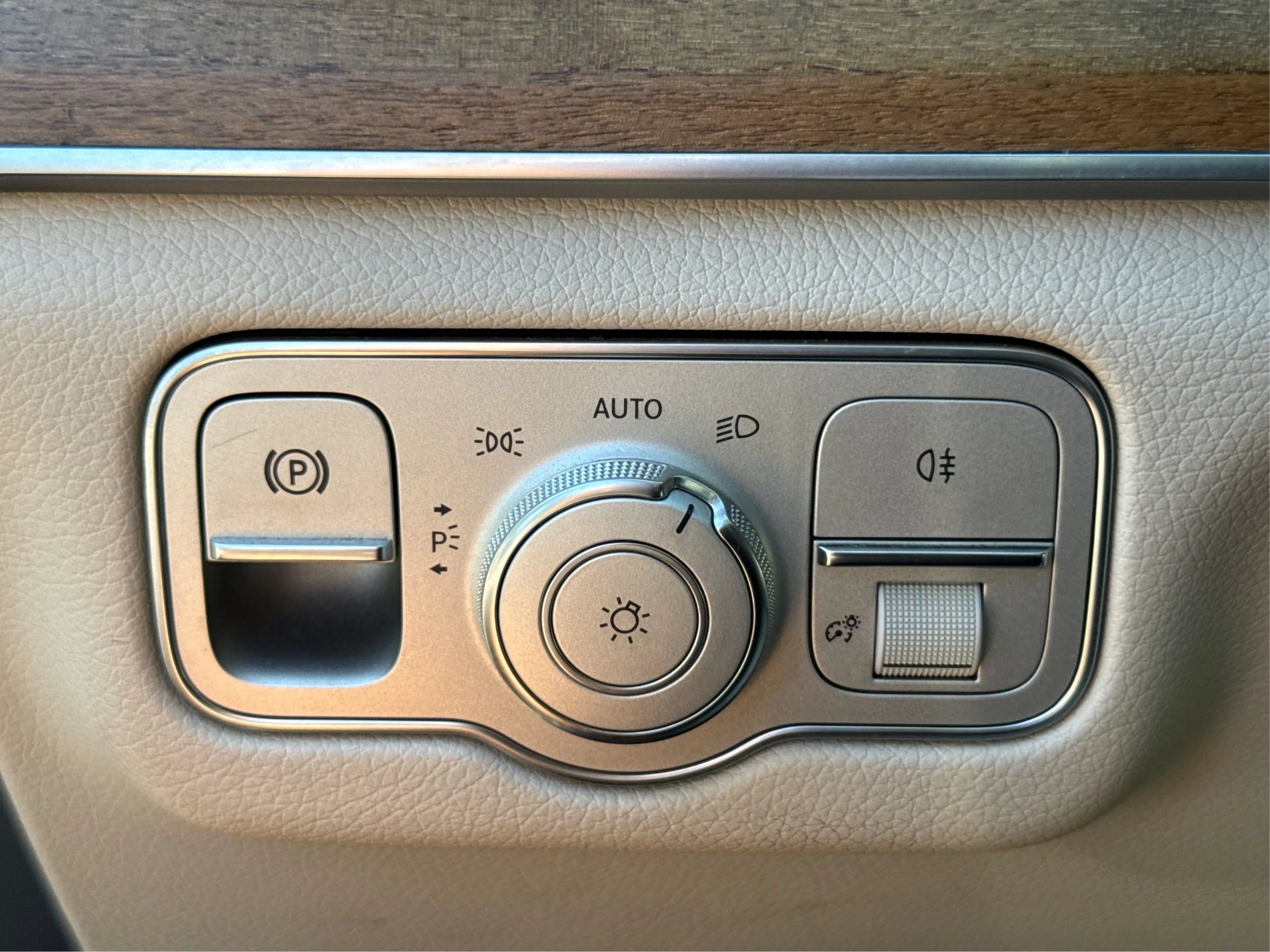 Used 2020 Mercedes-Benz GLS 450 4MATIC image 17