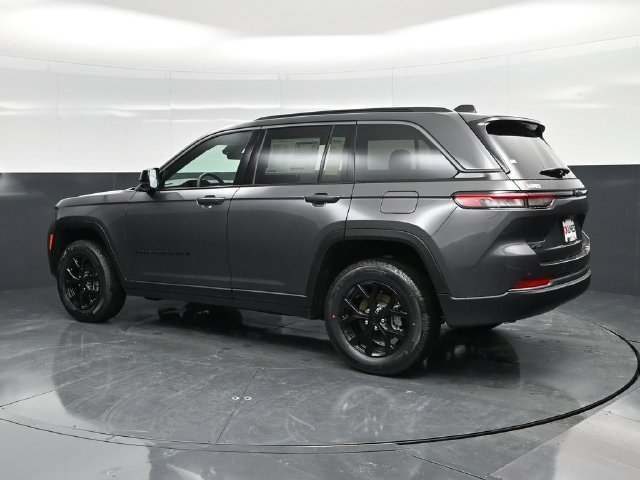 New 2026 Jeep Grand Cherokee Altitude AWD/4WD image 9