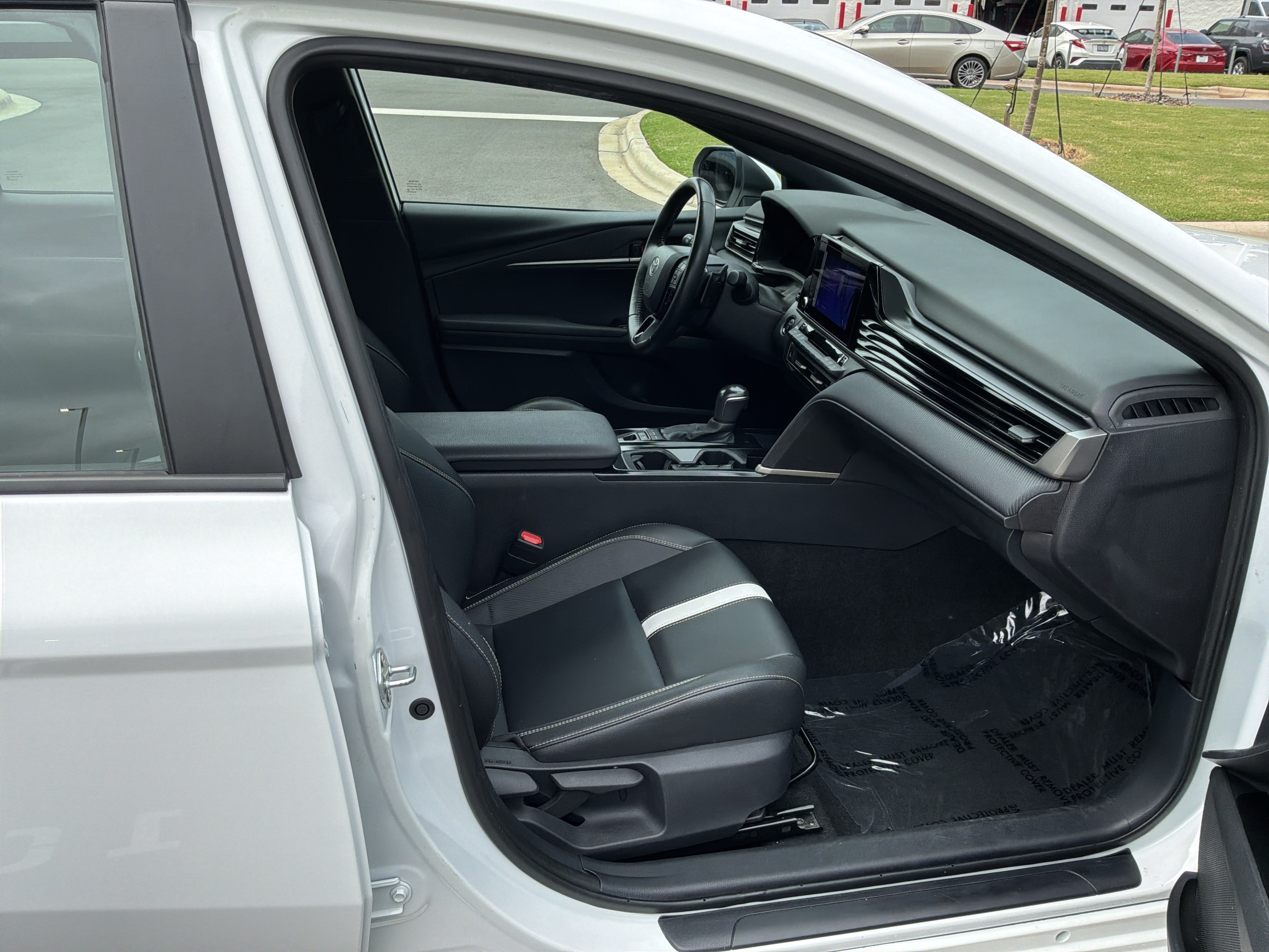 Used 2025 Toyota Camry SE FWD image 34