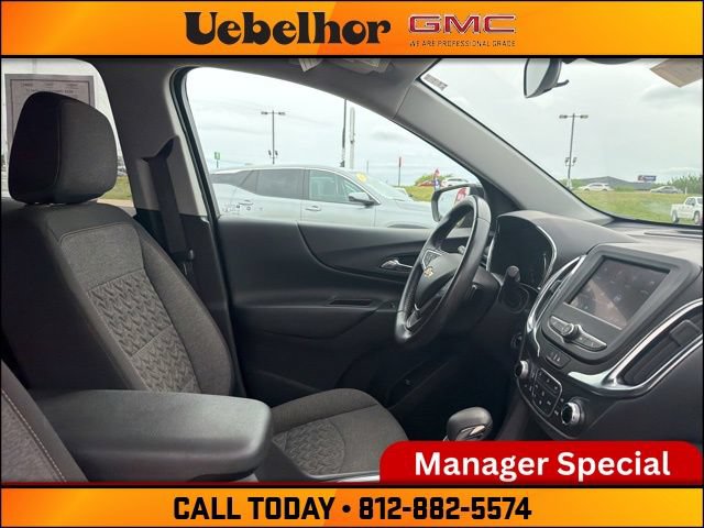 Used 2022 Chevrolet Equinox LT FWD image 2